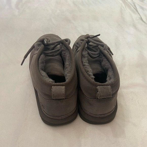 UGG Men's Neumel Suede Casual Boots gray - Picture 8 of 9